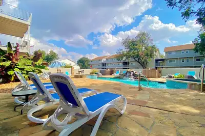 Image de Belle refuge Guadalupe River seulement 6 pâtés de maisons de Schlitterbahn!