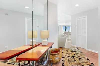 Image de 604e - Laissez vos soucis derrière dans ce condo 3br relaxant!