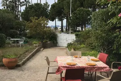 Image de Unique! ! ! Villa sur Croisette avec jardin bord de mer (Port Canto)