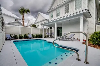 Image de Tarifs spéciaux d'été! Superbe maison avec piscine priv��e qui peut être chauffée à North Beach Plantation