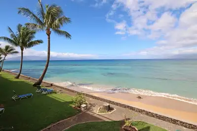 Oceanfront - Mise à niveau - Plage de sable à votre porte - Deux Lanais privé