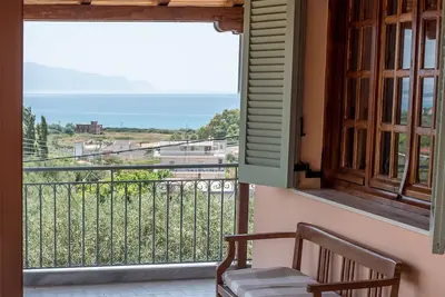 Image de Villa Artjeta: Surplombant la mer et entourée de nombreux oliviers