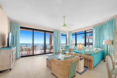 Image de 1105e - Seules les étapes du sable dans ce condo 3br / 3ba