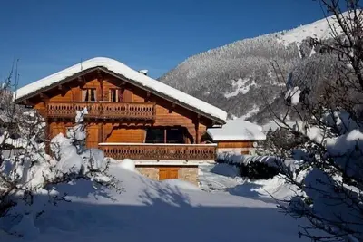 Image de Très beau chalet avec sauna classé 4**** à Morzine portes du soleil.