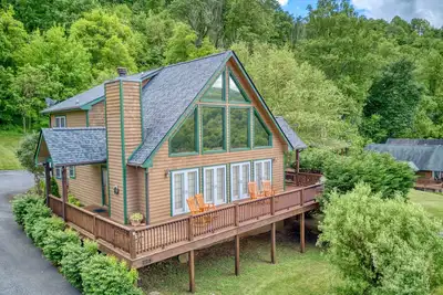 Image de Superbe 3 Chambre 3 Salle de bain 2 Story A cabine de cadre, accès pavée, Vues, �������������Wifi