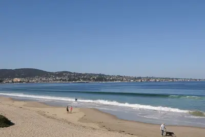 Image de Tides In - Monterey Beach House - Au bord de l'océan