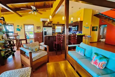 Belle maison d'île de 4 chambres à coucher près de la plage secrète - meilleurs tarifs d'été!