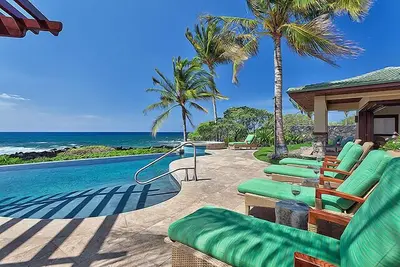 Ultime maison privée en bord de mer, piscine, bain à remous, une salle pour 8