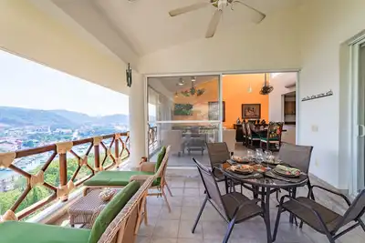 Image de Ocean View Condo près de la ville