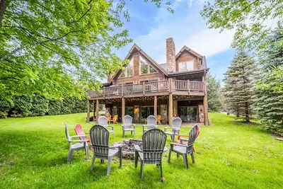 Image de Niveler le front du lac et le foyer sur 1+ acres!