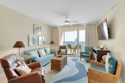 Image de 2b / 2 salle de bain avec chambre ���� coucher principale Chambre principale et salon face au golfe!