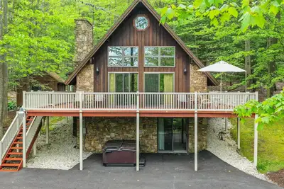 Image de Chalet avec Private Dock & Central Location