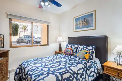 Image de Rez De CHAUSSÉE Condo D 103, Grande Vue Et TRÈS Accesable 2 Chambres À Princesa