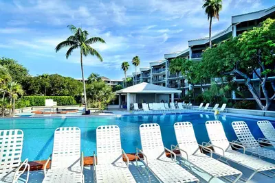 Image de Condominiums Oceanside Resort avec des équipements de style: Vista Fresco