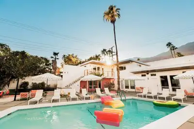 Image de Expérience dans un hôtel privé pour Tous vos amis! | 27 personnes | ❤ Le Wesley par AvantStay