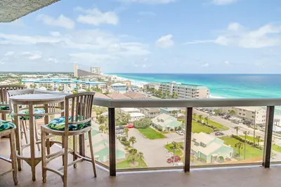 Image de Vente! 149 $ 5 / 5-5 / 13! Plage libre Srvc! Piscine chaufee! Vues sur l'océan et grand balcon!