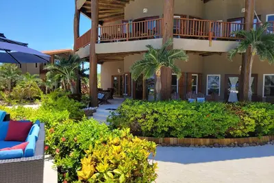 Indigo Belize - Maison de luxe sur la plage - 3 chambres au 1er étage