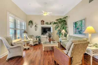 Image de 304w ~ Détendez-vous avec de belles vues sur le golfe dans ce condo 3br / 3ba centre