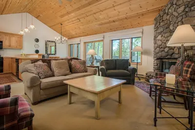 Image de 3bd \/ 3. 5ba Teton Pines Townhome 21: 3 Br \/ 3. 5 maisons de ville à Wilson, 6 couchages