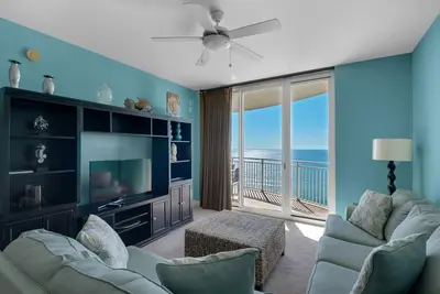 Image de 1708 - 1b / 2 salle de bain avec salle de bonus. Chambre des maîtres et salon face au golfe!