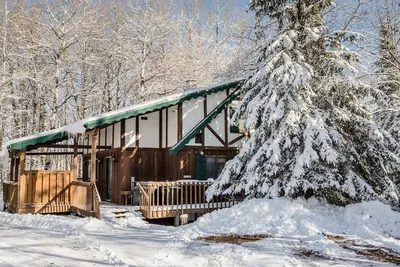 Image de Un magnifique Trailside Maison de vacances Le sentier Alpen avec bain à remous extérieur et permet Chiens