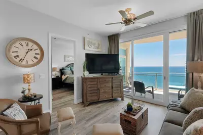 Image de 2306 - 1b / 2 salle de bain avec salle de bonus. Chambre des ma����tres et salon face au golfe!
