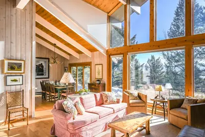 Image de 4Bd / 3. 5Ba Fisher House: 4 Br / 3. 5 maisons et cabines Ba dans le village de Teton, pour 8 personnes