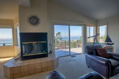 Image de Heavenly Ocean View - # Lh37: 2 Br, 2 Ba Maison à Cambria, 4 personnes