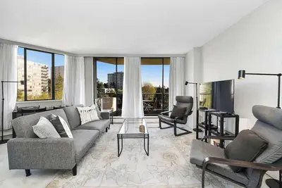 Image de Magnifique parc de Beacon Hill 2 chambres Condo Walk To Parks and Habour