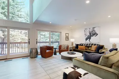 Image de 4bd / 4ba Windriver 2: 4 maisons de ville Br / 4 Ba dans Teton Village, pour 8 personnes