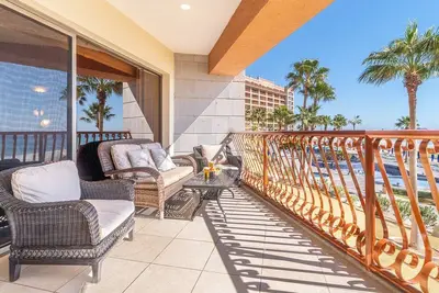 Image de Sw 203 Incroyable 2 chambres 2 salles de bain Unité de niveau supérieur au Sonoran Sun