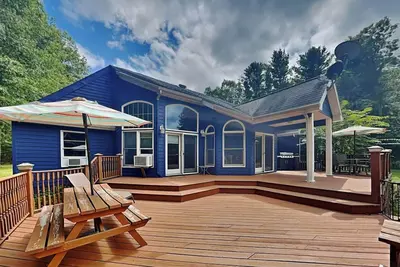 Image de Près de Dcl State Park, grande cour, grand espace extérieur!
