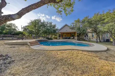 Image de ranch de luxe avec une piscine et cuisine gastronomique privé, chiens bienvenus!