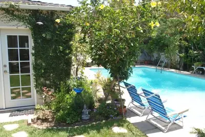 Image de Charmant Cottage Culver City avec piscine et jardin!