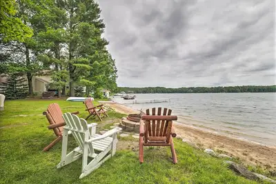 Image de Superbe chalet au bord du lac dans la forêt de Traverse City!
