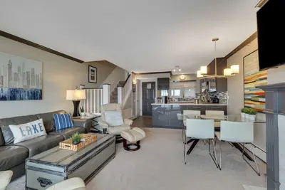 Image de Condo 1br en bord de mer sur le magnifique lac Charlevoix Ă Boyne City!