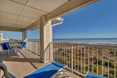Image de Wrightsville Dunes 1c-B - Ocean avant condo au premier étage avec une piscine