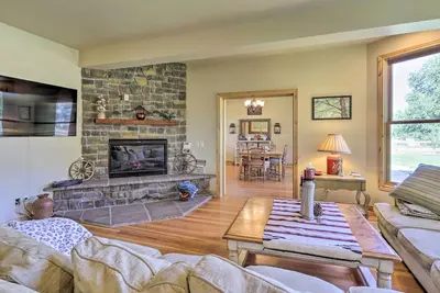 Image de Nouveau! Remodelé 5br Fruita House w / Deck sur 7 acres!
