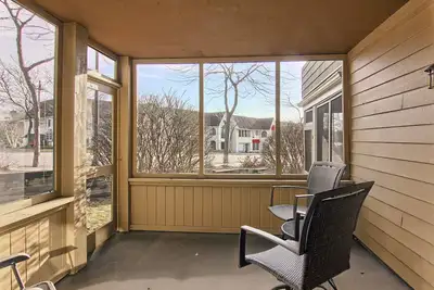 Image de Belle suite idéale pour une escapade en couple au centre-ville de Charlevoix!
