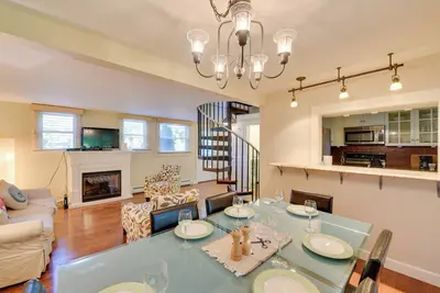 Provincetown Condo w / Patio & Grill-Great location!