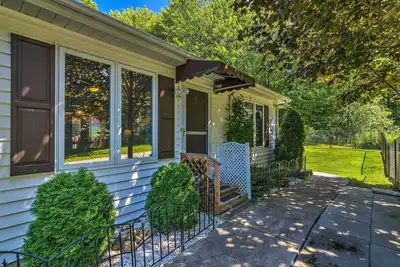 Image de Appartement Serene Orchard Park avec grande cour et patio
