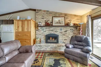 Image de Breezy Point Family House w \/ Dock sur le lac Pelican!