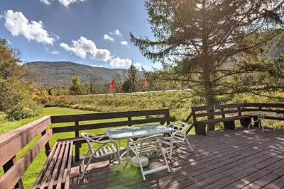 Image de Maison de chasseur w \/ Deck & Mtn. Vues près des pistes de ski!