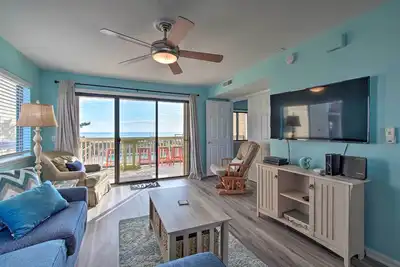 Image de Condo w / Large Oceanfront Deck & Captain Chairs!