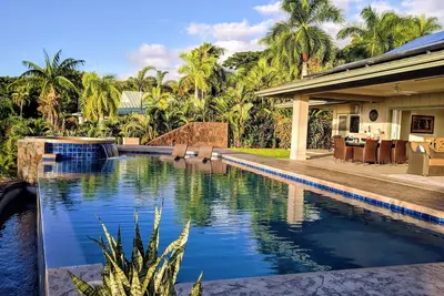 Image de Beau | Privé | Vue sur l'océan | Piscine | Commence à 599 $ / Nt