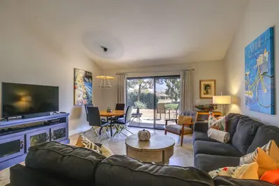 Image de Condo de luxe Palm Desert w \/ Patio sur le terrain de golf!