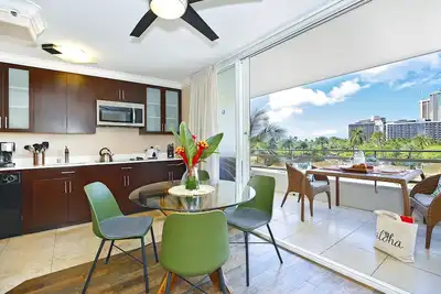 Image de Coeur de Waikiki! Moderne 2 chambres / 1 salle de bain, Ă quelques pas de la plage! Washlet!