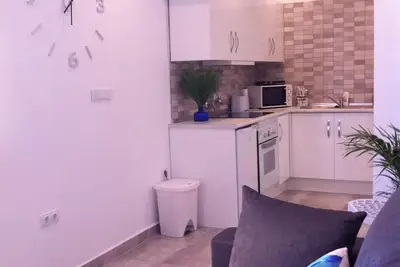 Image de Sea View Apartment With Nearby Shops Sports Complex Restaurants & Beachbars