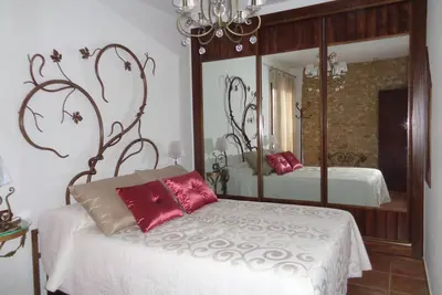 Image de Belle et luxueuse maison, pouvant accueillir jusqu'à 9 personnes.