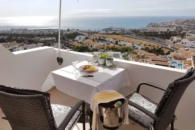 Image de Beau studio avec une vue imprenable entièrement équipée